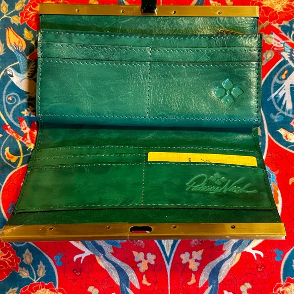 Patricia Nash Green Leather Embossed Wallet - Picture 4 of 4